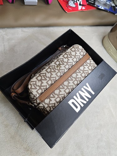 Dkny tayte boxed camera - boxed,